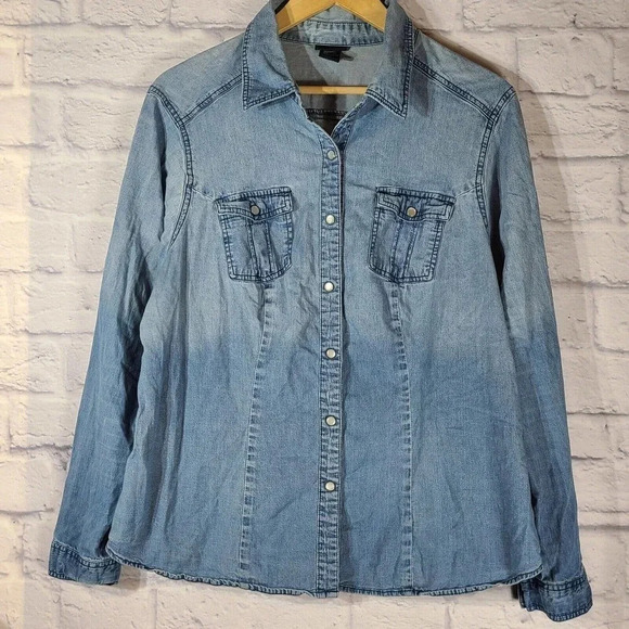 Torrid Chambray Western Pearl Snap Women's Size Large 0 Blue Chest Pockets Flaw - Picture 6 of 6